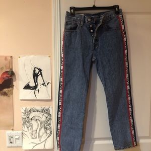 Levi’s mom jeans #boyfriendjeans